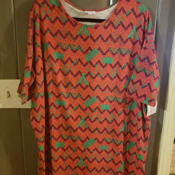 Medium Lularoe Irma - Picture 1 of 4